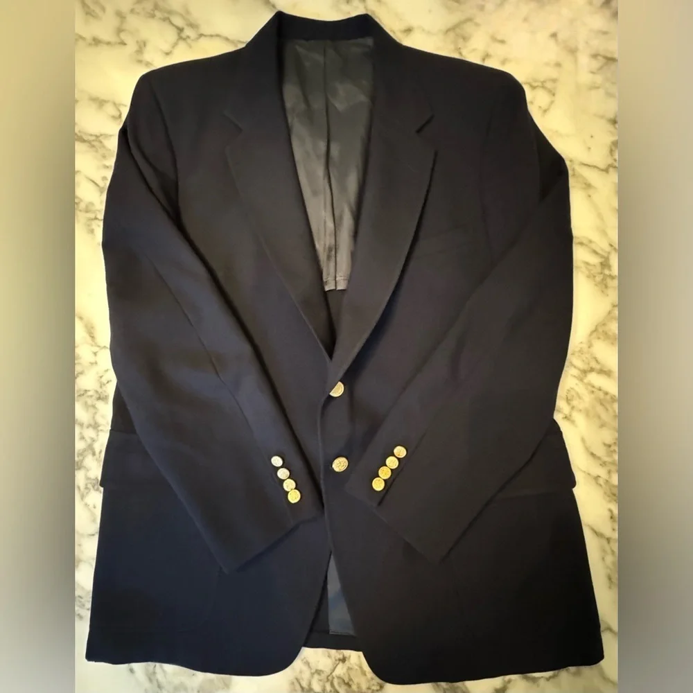 NWOT Nordstrom Navy Men’s Blazer with Gold Buttons 46R Store Return